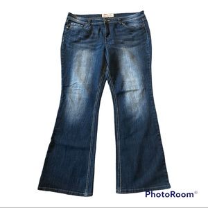 LEI Sophia Hipster Flare Size 17 Jeans